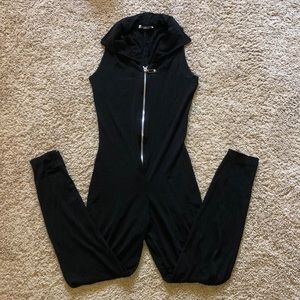 Black sleeveless collect vintage one piece